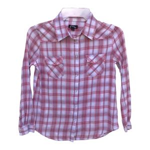 Art Class Western snap closure in GUC Sz M